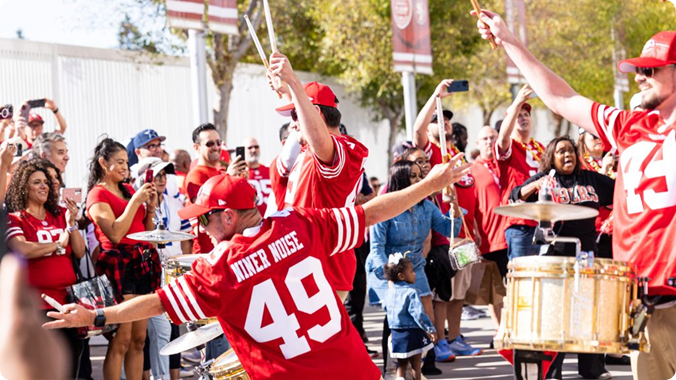Niner Noise building anticipation in the tunnel